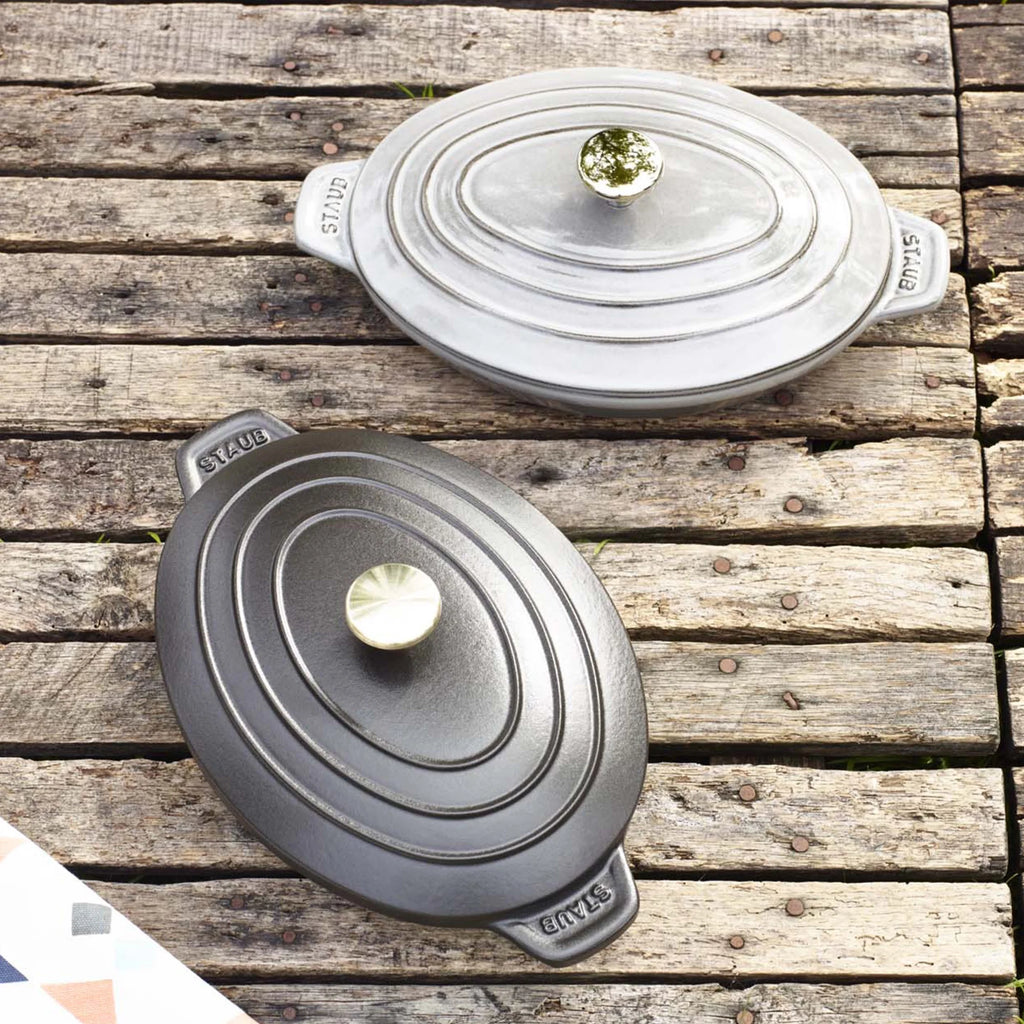 Cast Iron Oval Covered Baking Dish O96618