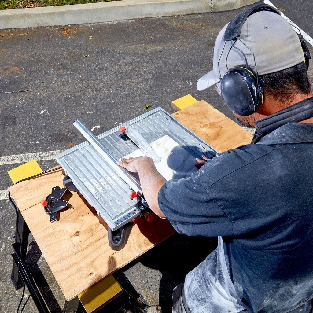 6.5 Amp 7 in. Table Top Wet Tile Saw I988