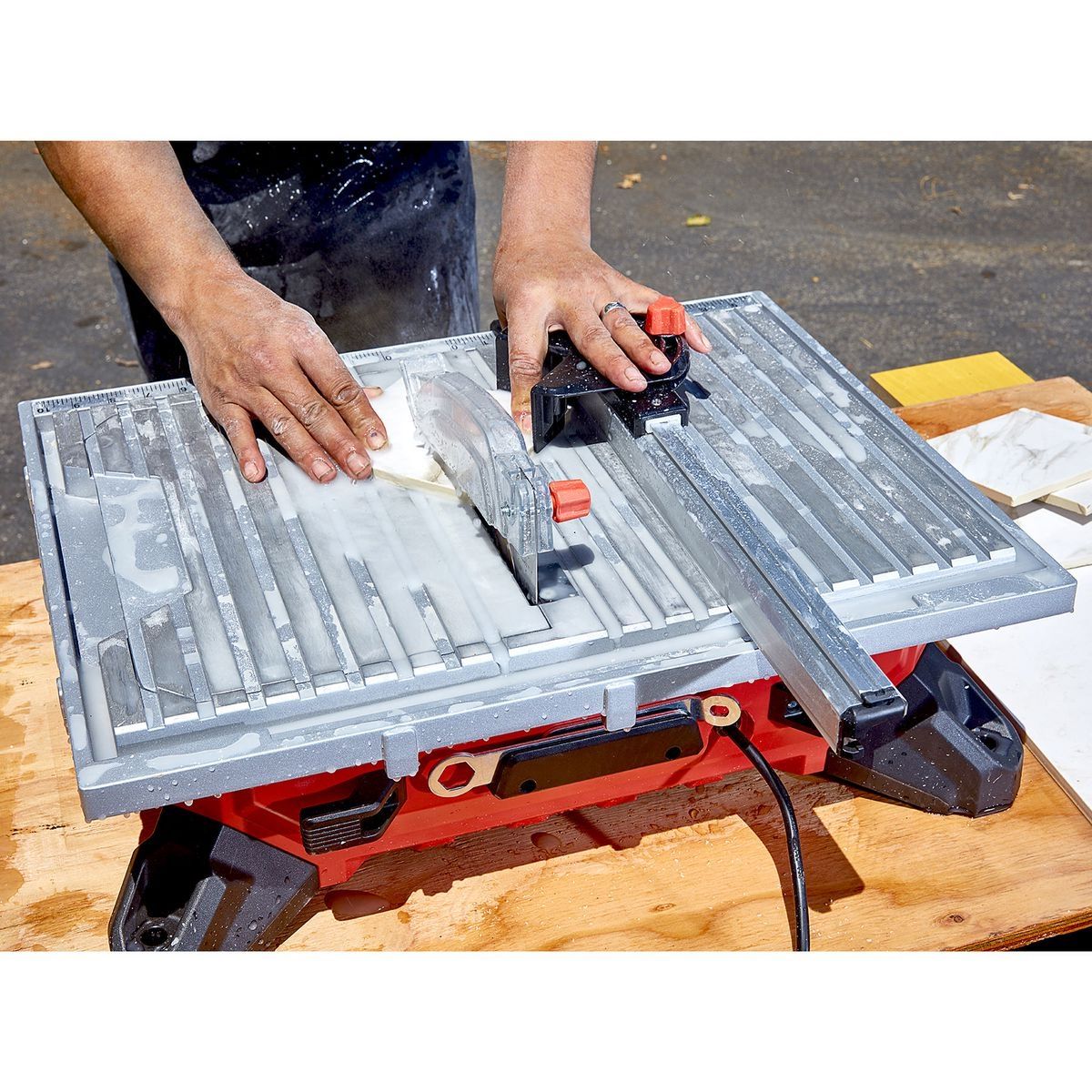 6.5 Amp 7 in. Table Top Wet Tile Saw I988