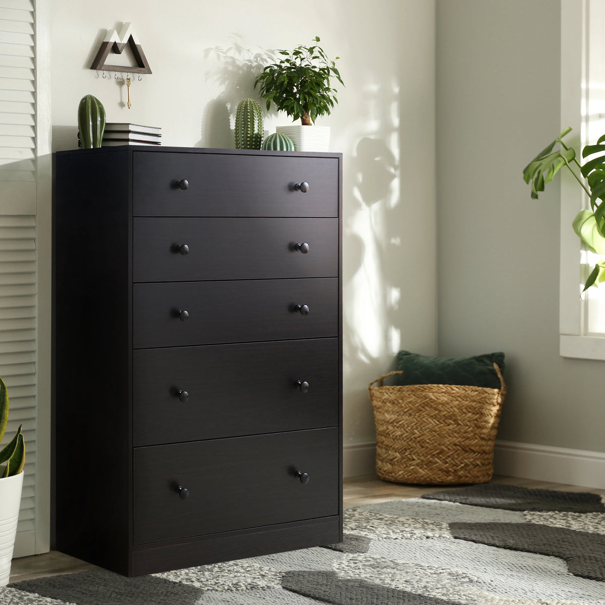 White 5 Drawer Dresser W346