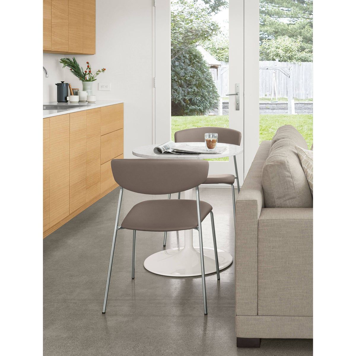 White Marbled Quartz Round Table E6507