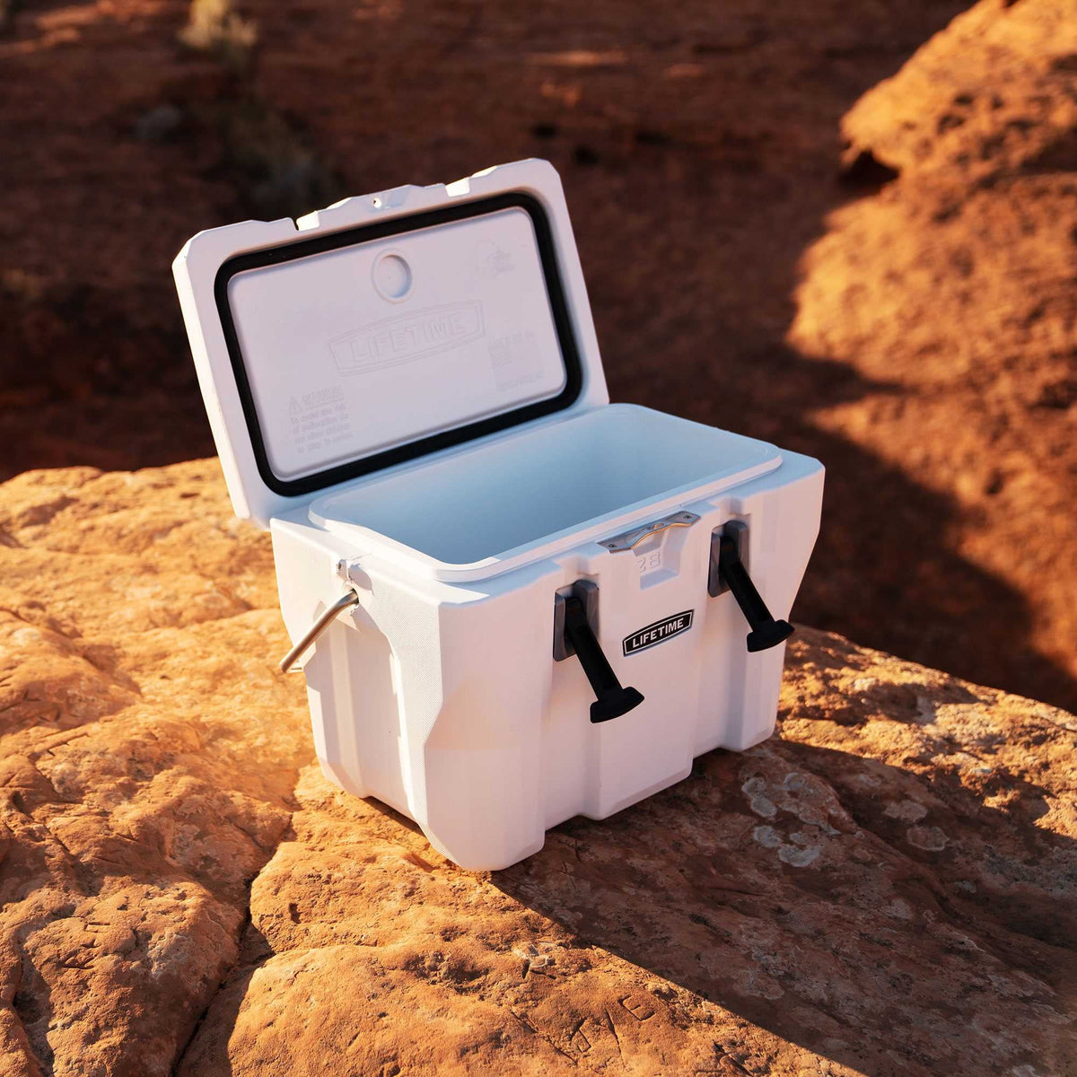 28 Quart High Performance Polyethylene Cooler U243149