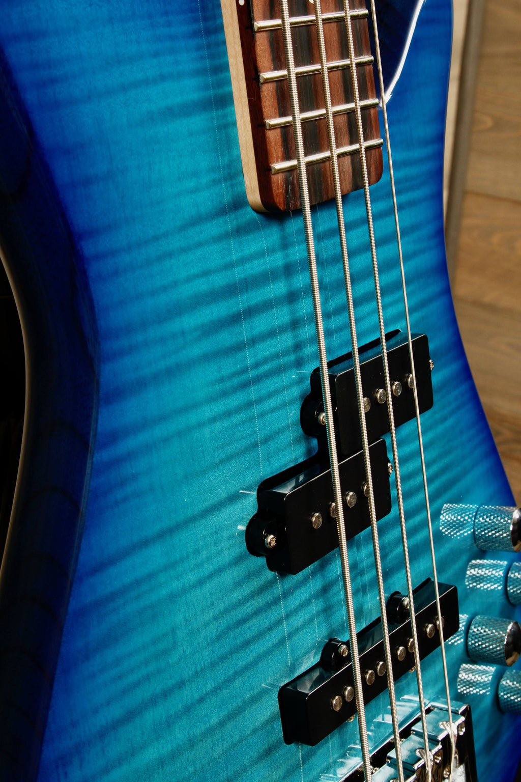 Blue Stain Gloss Bass Guitar V439